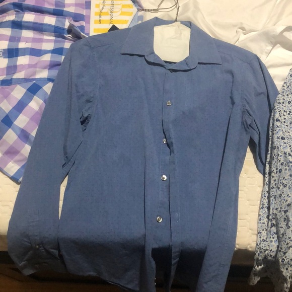 Two button down shirts - Picture 2 of 2